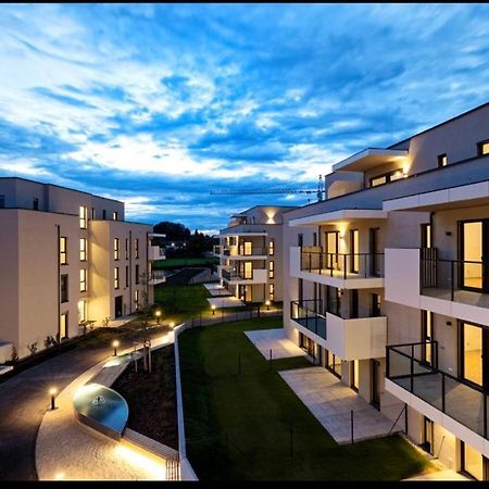 Nikolas Linz Exterior photo